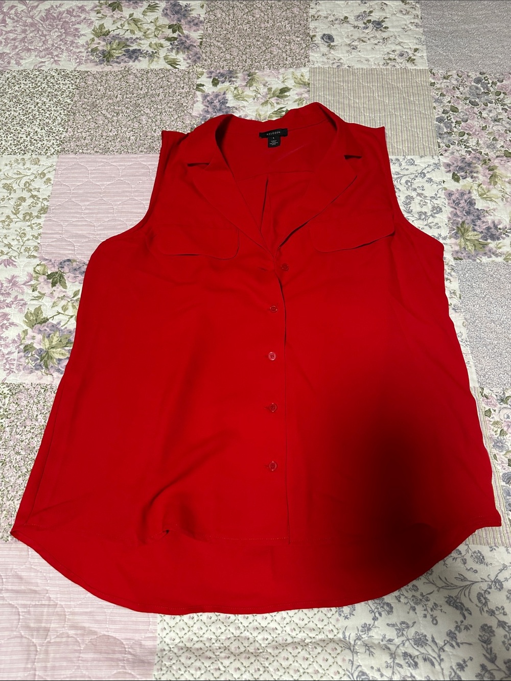 Halogen Sleeveless Button-Down Top - Red